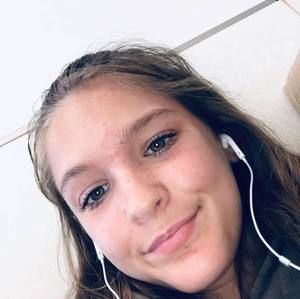 Meet your Posher, Ella